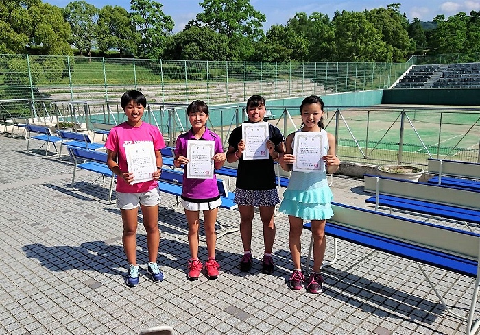 中学女子硬式テニス部 近畿中学生テニス選手権大会3位！