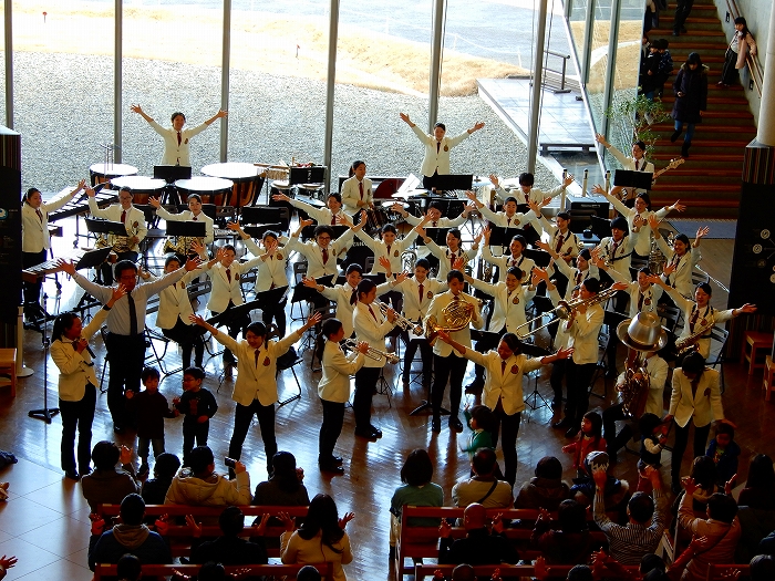 中高吹奏楽部 県立琵琶湖博物館にて『冬のアトリウムコンサート』に出演しました