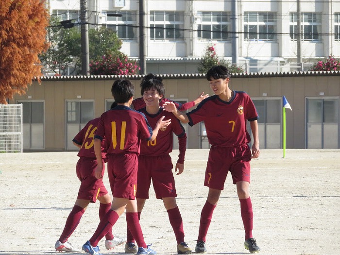 中学サッカー部 創部以来 初の快挙 滋賀県中学校冬季サッカー選手権大会ベスト４進出しました 立命館守山中学校 高等学校