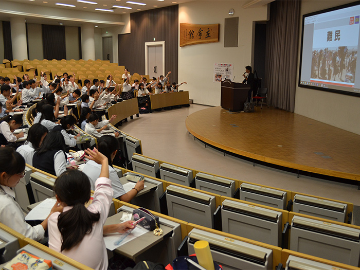 中学 ”届けよう、服のチカラ”プロジェクト講演会実施