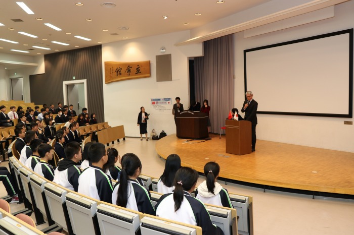 日中植林・植樹国際連帯事業において、中国の高校生28名が本校を訪問しました