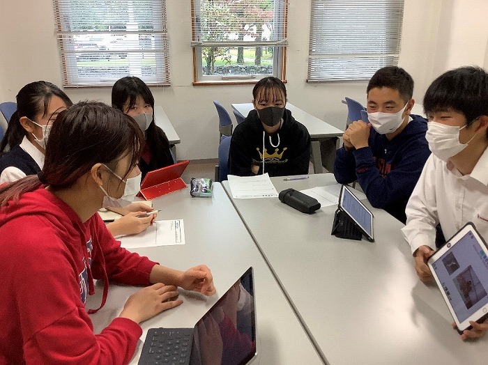 立命館大学より国際学生を招いて高3世界遺産の授業を行いました