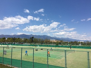 高校女子硬式テニス部 春季選抜高校テニス大会（長野）に参加