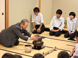 中２ 日本伝統文化プログラム　茶の湯２