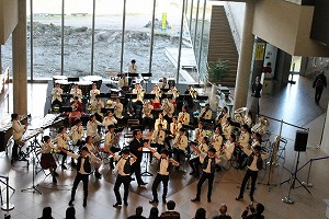 高校吹奏楽部 「琵琶湖博物館 アトリウムコンサート」に出演しました