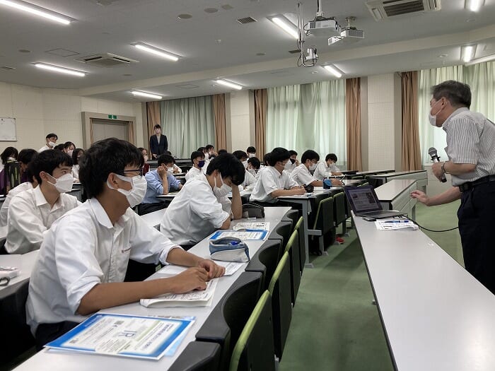 高校2年FTコース生対象の滋賀医科大学連携「第1回医療基礎セミナー」が実施されました