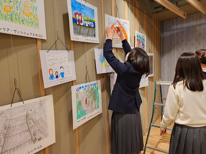【開催中】子どもたちの想いよとどけ　ウクライナ絵画展