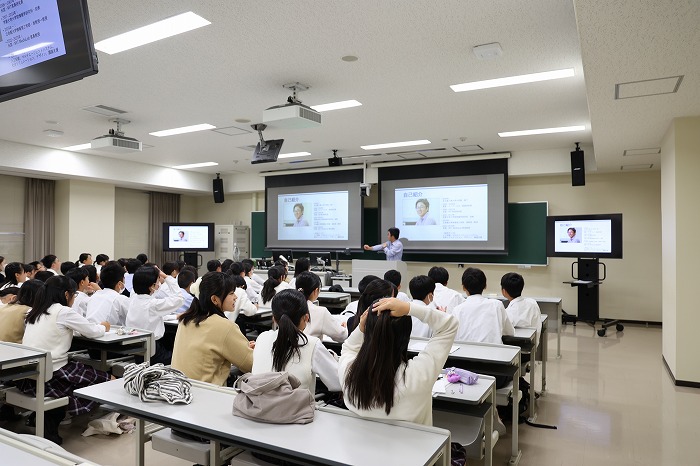 中1 立命館大学びわこくさつキャンパスを体験しました