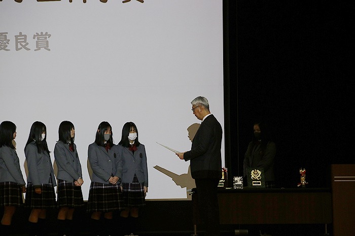 中高 2学期終業式を行いました