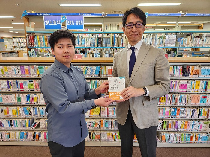 卒業生が出版社を立ち上げ、本を出版しました