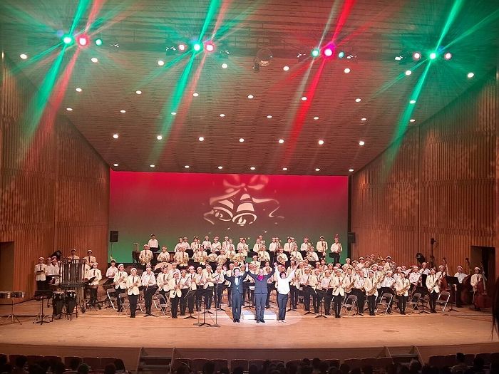 中高吹奏楽部 クリスマスコンサートを開催しました