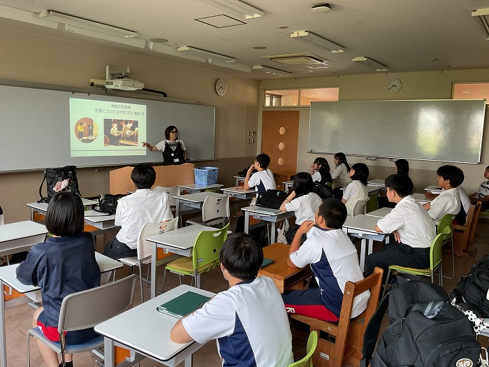 中学 みんなで考える、生理と学校のこと ー 環境委員の取り組み