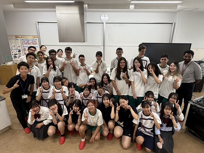 高校  ラティーノ学院とのInternational Food Exchangeを実施しました