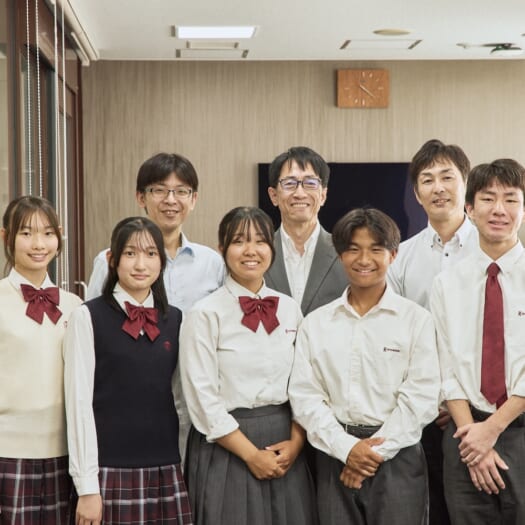 隣の席にはすごい生徒がいる