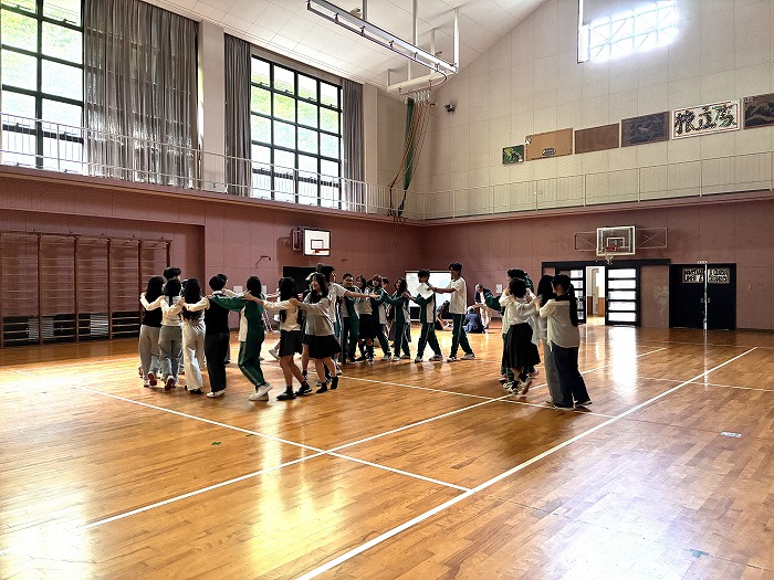 中高 日本ラチーノ学院との多言語交流ワークショップを実施しました -リアルタイムAI翻訳で「言語の壁」をこえる-